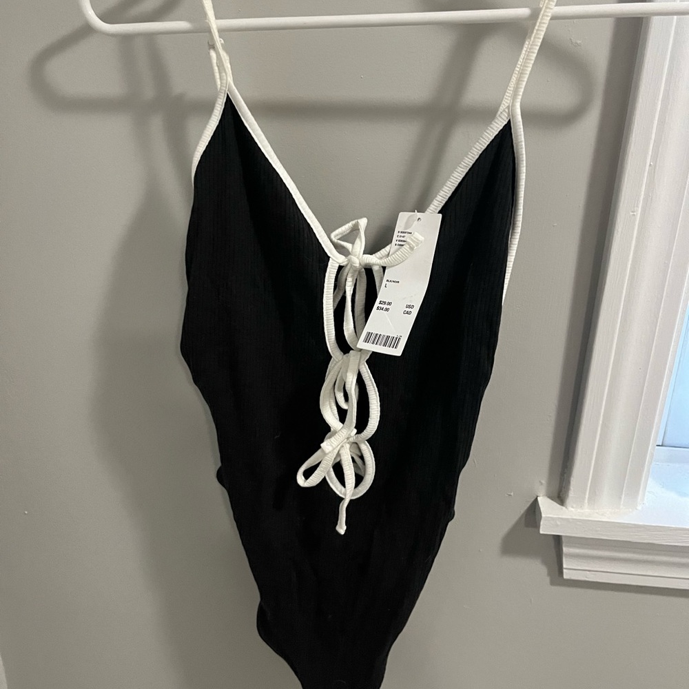 Urban outfitters body suit size L NWT